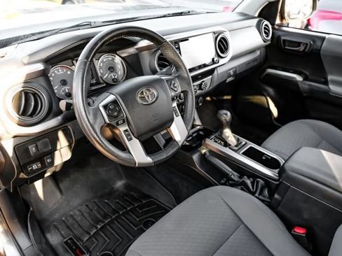 Used 2020 Toyota Tacoma SR5 image 3