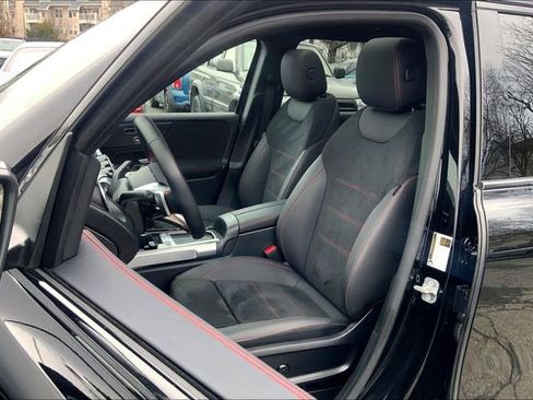 Used 2026 Mercedes-Benz GLB 250 4MATIC image 6