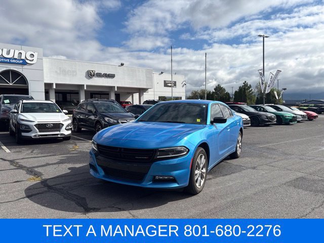 Used 2023 Dodge Charger SXT w/ Navigation & Travel Group AWD/4WD image 4