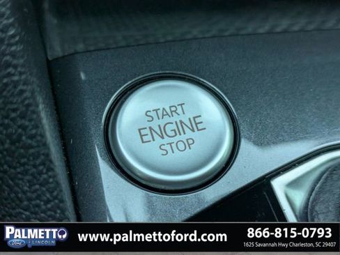 Used 2022 Volkswagen Tiguan SE R-Line image 31