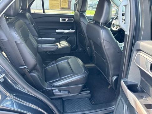 Used 2023 Ford Explorer XLT w/ Equipment Group 202A AWD/4WD image 10