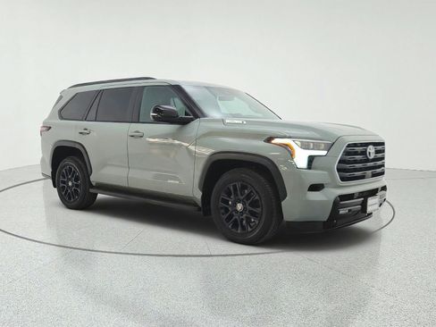 Used 2025 Toyota Sequoia Limited w/ Tow Technology Package AWD/4WD image 3
