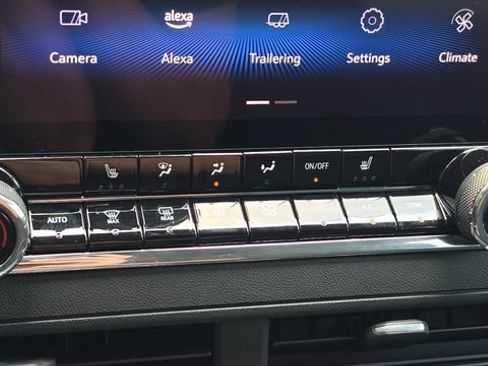 Used 2025 Chevrolet Colorado Trail Boss AWD/4WD image 51