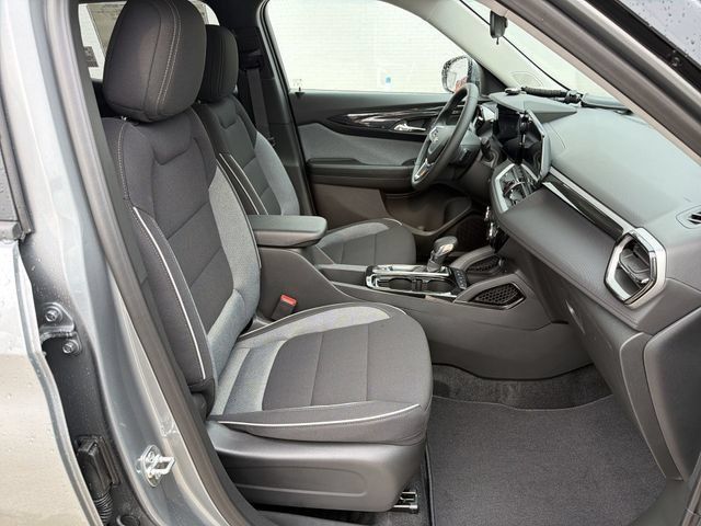 New 2026 Chevrolet TrailBlazer LT w/ LT Cold Weather Package FWD image 24