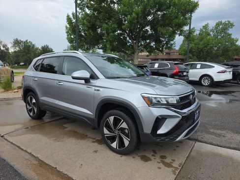 Certified 2023 Volkswagen Taos SE AWD/4WD image 8