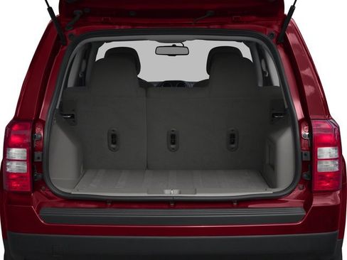 Used 2017 Jeep Patriot Sport w/ Power Value Group image 16