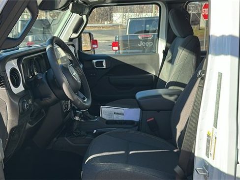 New 2026 Jeep Gladiator Sport image 9