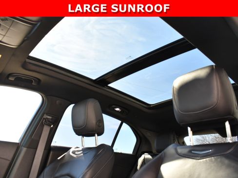 Used 2021 Cadillac XT4 Premium Luxury image 23