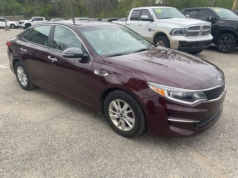 Used 2017 Kia Optima LX w/ Convenience Plus Package FWD image 7