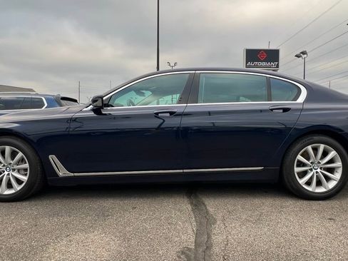 Used 2016 BMW 740i image 3