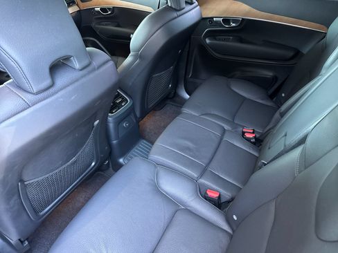 Used 2025 Volvo XC90 T8 Plus w/ Protection Package Premier AWD/4WD image 6