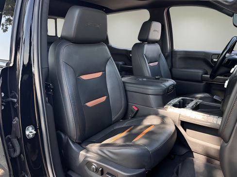 Used 2020 GMC Sierra 1500 AT4 w/ AT4 Premium Package AWD/4WD image 23