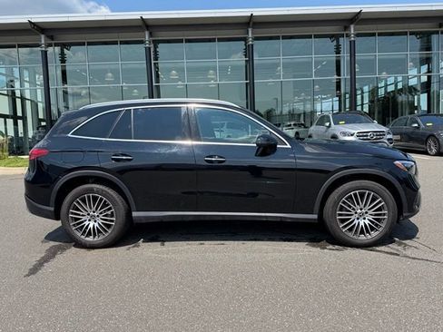 Used 2024 Mercedes-Benz GLC 300 4MATIC image 7