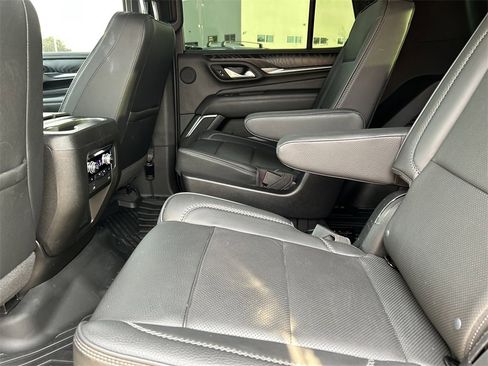 Used 2022 GMC Yukon Denali image 17