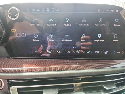 Used 2025 Chevrolet Traverse Z71 w/ Driver Confidence Package AWD/4WD image 18