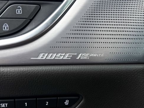 Used 2023 Cadillac XT6 Premium Luxury image 8