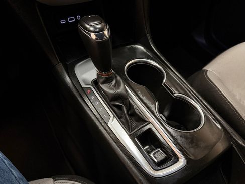 Used 2019 Chevrolet Equinox Premier FWD image 36