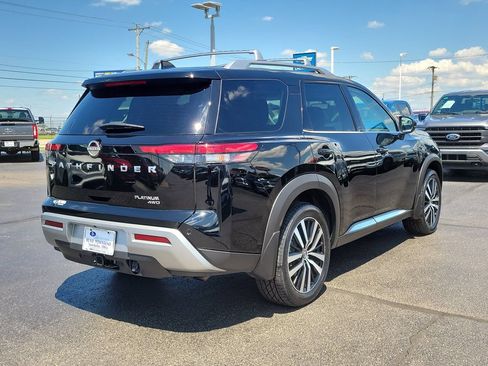 Used 2024 Nissan Pathfinder Platinum w/ Cargo Package AWD/4WD image 4