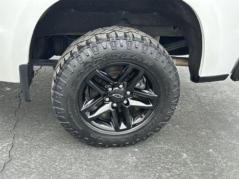 Certified 2021 Chevrolet Silverado 1500 LT Trail Boss AWD/4WD image 33