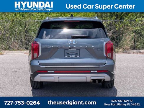Used 2023 Hyundai Palisade Limited w/ Cargo Package FWD image 4