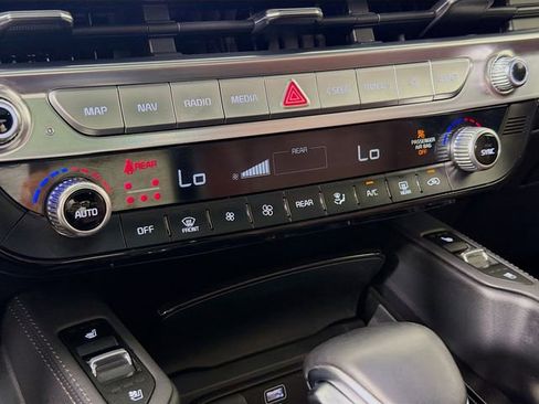 Used 2023 Kia Telluride SX Prestige AWD/4WD image 18