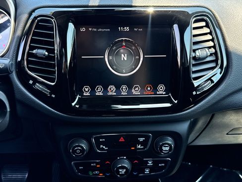 Used 2018 Jeep Compass Limited AWD/4WD image 20