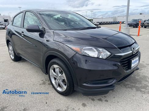 Used 2018 Honda HR-V LX image 7