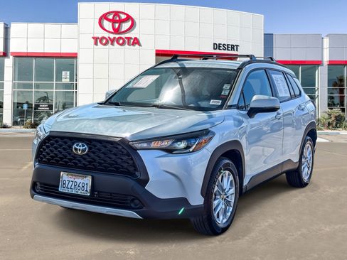Certified 2022 Toyota Corolla Cross LE AWD/4WD image 3
