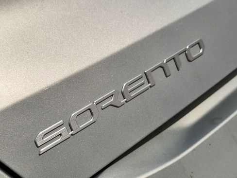 New 2026 Kia Sorento EX w/ EX Premium Package FWD image 8