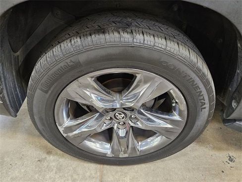 Used 2017 Toyota Highlander Limited image 15