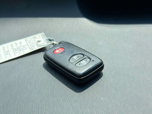 Used 2013 Toyota Prius Three FWD image 27