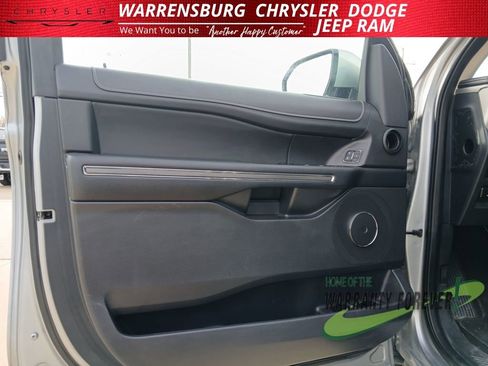 Used 2024 Ford Expedition XLT image 12