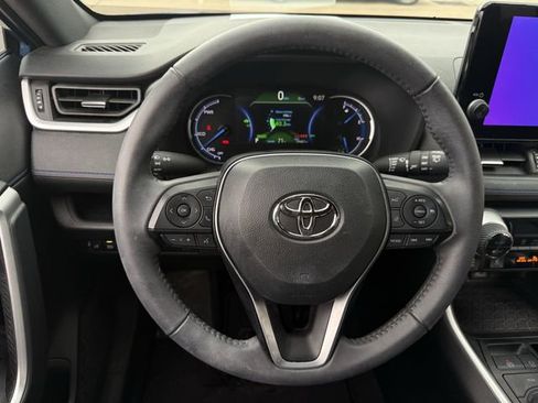 Used 2023 Toyota RAV4 XSE AWD/4WD image 14