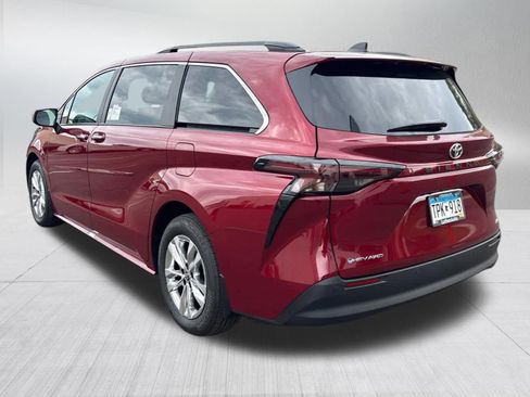 Certified 2026 Toyota Sienna XLE AWD/4WD image 4