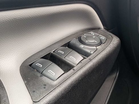 Used 2020 Chevrolet Equinox LS w/ LS Convenience Package FWD image 26