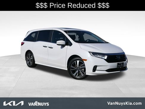 Used 2024 Honda Odyssey Touring image 1