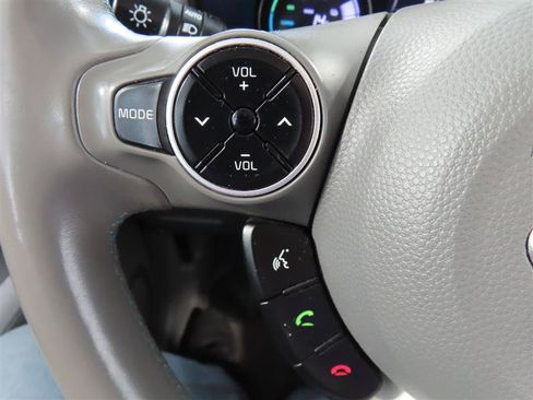 Used 2017 Kia Soul EV FWD image 23