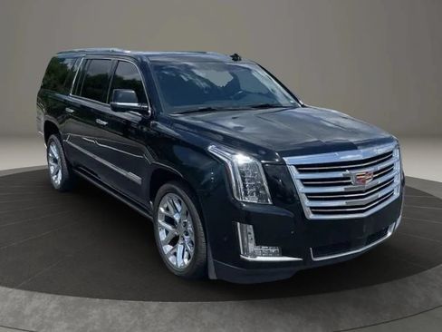 Used 2017 Cadillac Escalade ESV Platinum AWD/4WD image 11