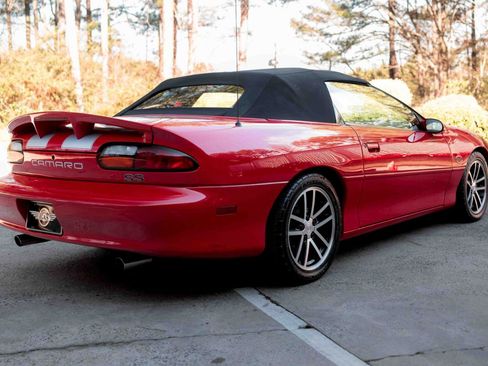Used 2002 Chevrolet Camaro Z28 w/ SS Performance/Appearance Pkg image 14
