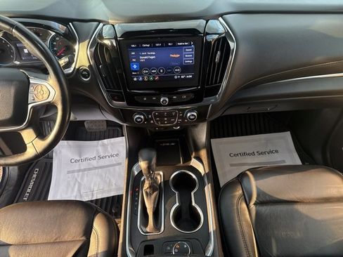 Used 2023 Chevrolet Traverse LT w/ LT Premium Package image 18