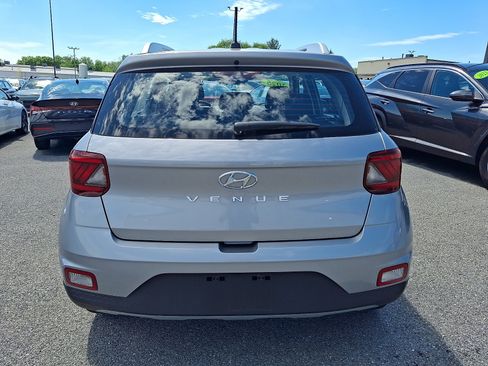 Certified 2025 Hyundai Venue SEL FWD image 6