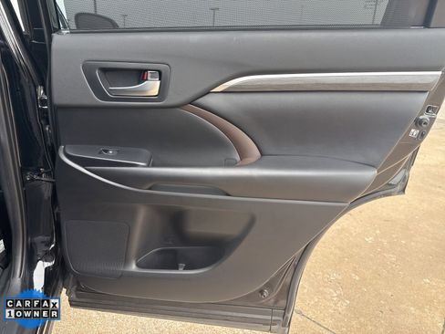 Used 2019 Toyota Highlander Limited Platinum w/ Protection Package #3 image 30