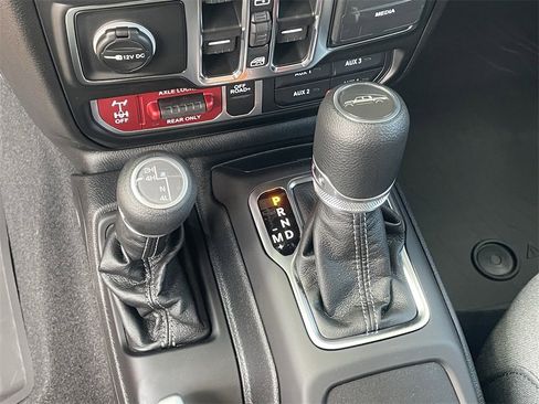 New 2025 Jeep Gladiator Willys image 22