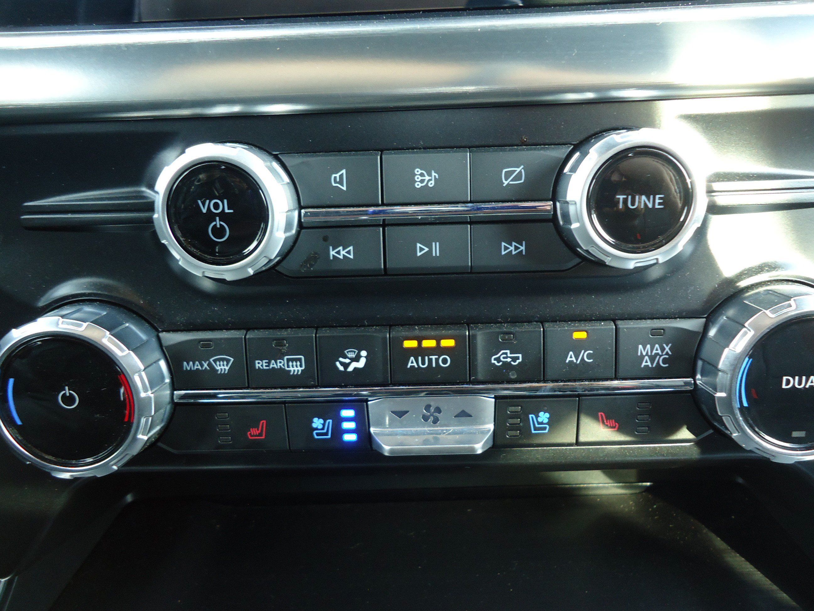 Used 2023 Ford F150 Lariat w/ Equipment Group 502A High AWD/4WD image 21