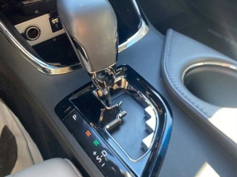 Used 2017 Toyota Avalon Limited image 28