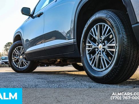 Used 2024 Chevrolet Traverse LT image 16