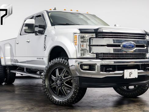 Used 2019 Ford F350 Lariat w/ Lariat Value Package AWD/4WD image 1