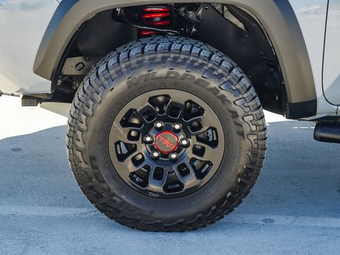Certified 2017 Toyota Tacoma TRD Pro AWD/4WD image 11