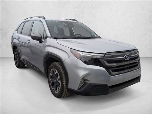 Used 2025 Subaru Forester Premium image 2