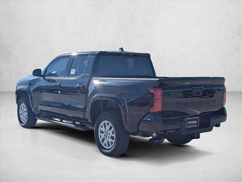 Used 2025 Toyota Tacoma SR5 AWD/4WD image 10